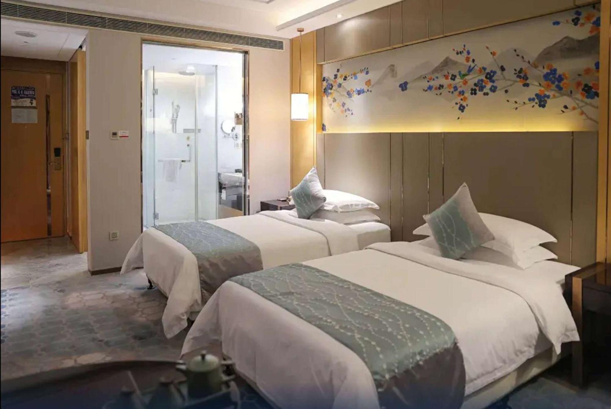 Отель Ramada Yiyang Taojiang Экстерьер фото