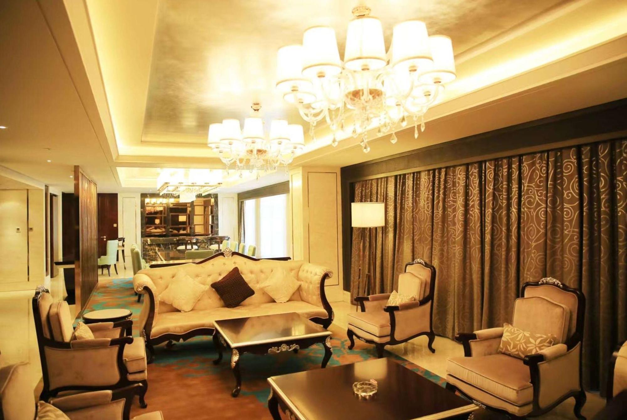 Отель Ramada Yiyang Taojiang Экстерьер фото