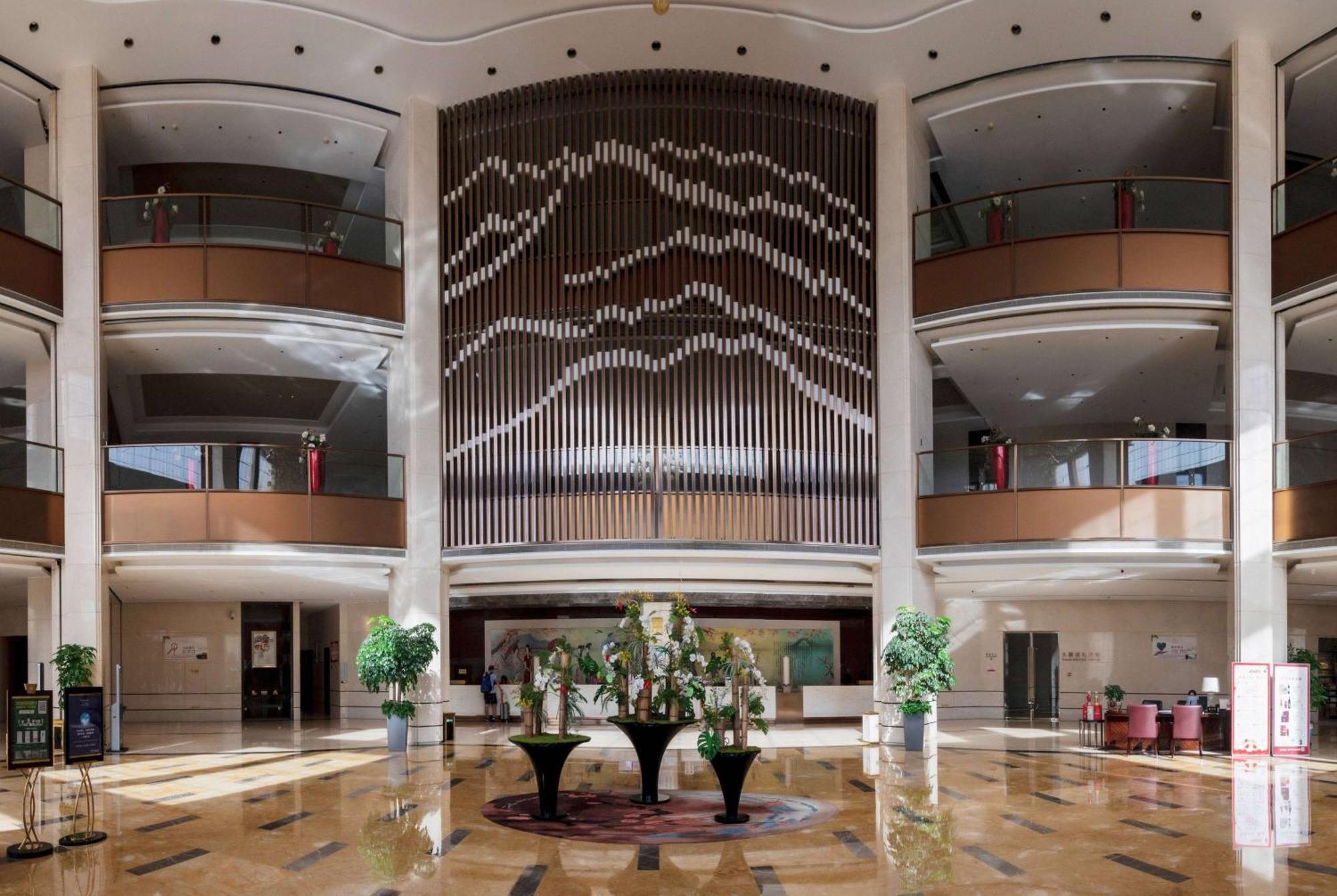 Отель Ramada Yiyang Taojiang Экстерьер фото