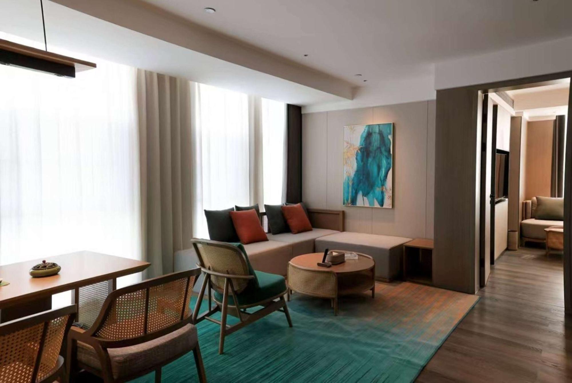 Отель Ramada Yiyang Taojiang Экстерьер фото