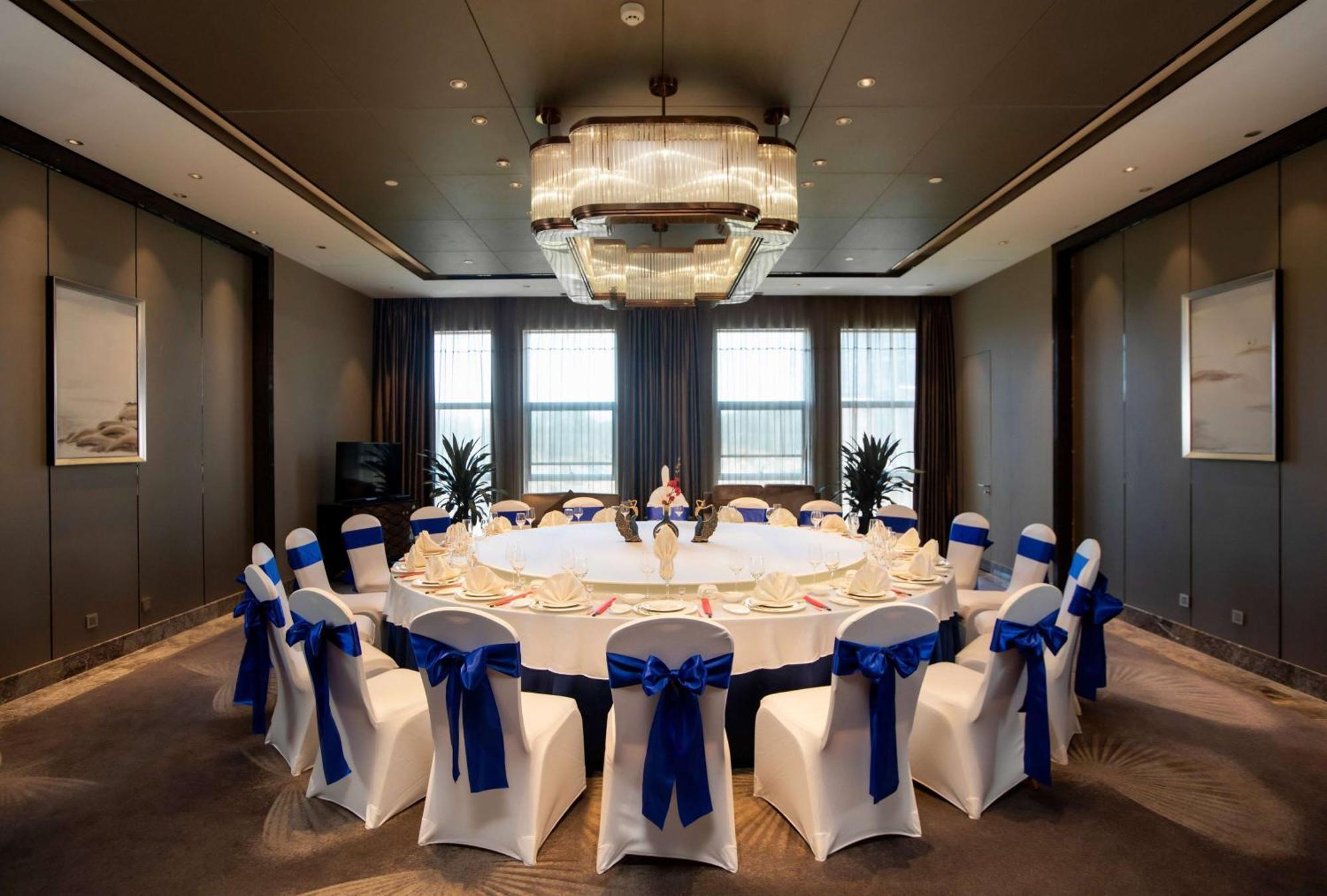 Отель Ramada Yiyang Taojiang Экстерьер фото