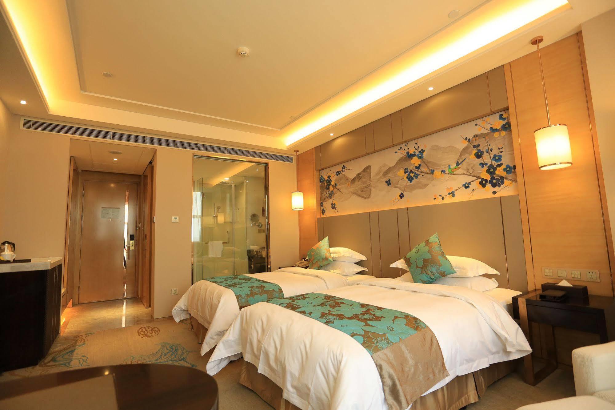 Отель Ramada Yiyang Taojiang Экстерьер фото